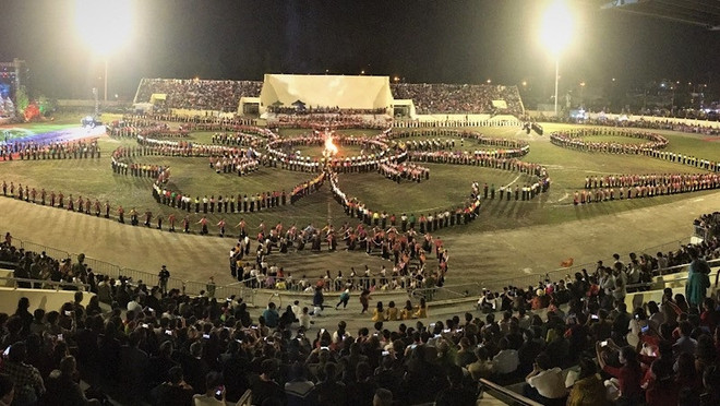 Le festival culturel et touristique de Muong Lo présente la danse Xoe Thai ảnh 1 Le festival culturel et touristique de Muong Lo présente la danse Xoe Thai ảnh 1