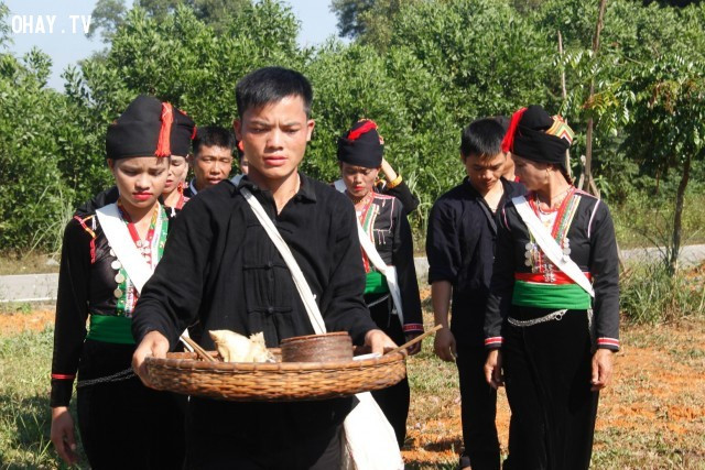 Khuoi quan, une coutume originale des Thaï du Nord-Ouest ảnh 1 Khuoi quan, une coutume originale des Thaï du Nord-Ouest ảnh 1