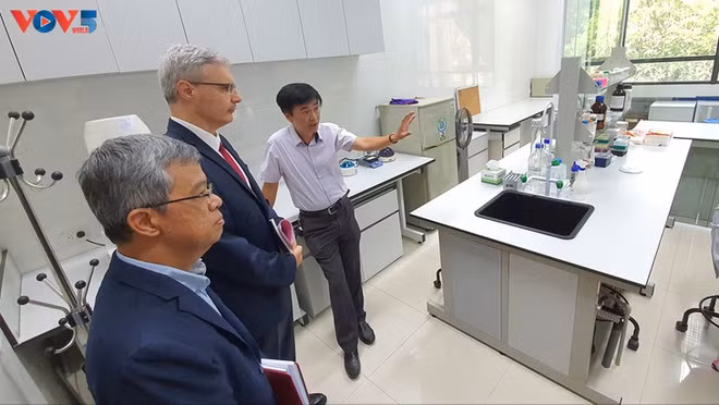 Un institut à la pointe de la recherche médicale ảnh 5