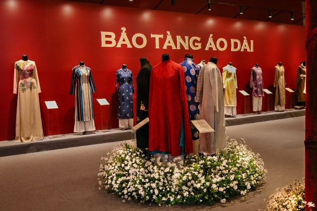 Ao dài, star de l’exposition «Espace du Patrimoine du Vietnam» ảnh 2 Ao dài, star de l’exposition «Espace du Patrimoine du Vietnam» ảnh 2