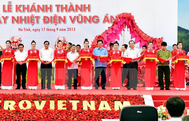 Nguyen Tan Dung à la cérémonie d’inauguration de la centrale thermoélectrique de Vung Ang 1 ảnh 1 Nguyen Tan Dung à la cérémonie d’inauguration de la centrale thermoélectrique de Vung Ang 1 ảnh 1