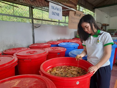Transformer des déchets en produits utiles, le pari d’une femme ảnh 1 Transformer des déchets en produits utiles, le pari d’une femme ảnh 1