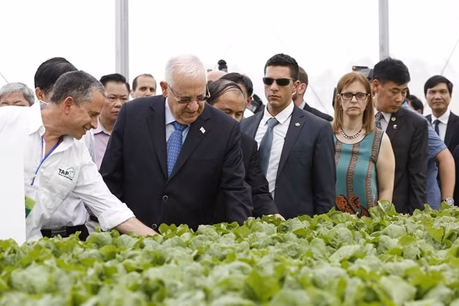 Le président israélien visite le complexe VinEco Tam Dao ảnh 1