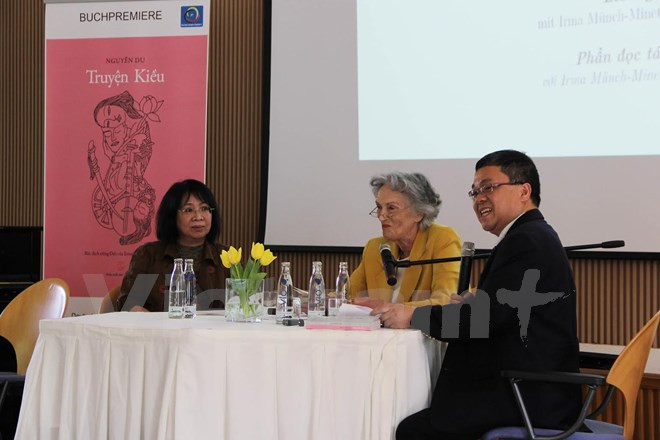 L'édition bilingue vietnamien-allemand du "Truyên Kiêu" présentée au public ảnh 1 L'édition bilingue vietnamien-allemand du "Truyên Kiêu" présentée au public ảnh 1