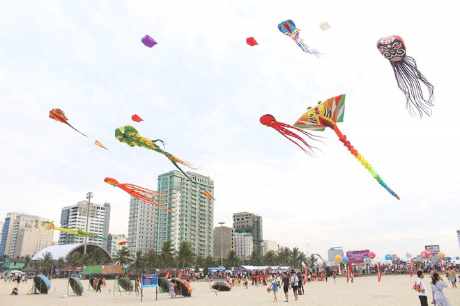 Ouverture du programme « Dà Nang - Rendez-vous d’été 2018 » ảnh 1 Ouverture du programme « Dà Nang - Rendez-vous d’été 2018 » ảnh 1