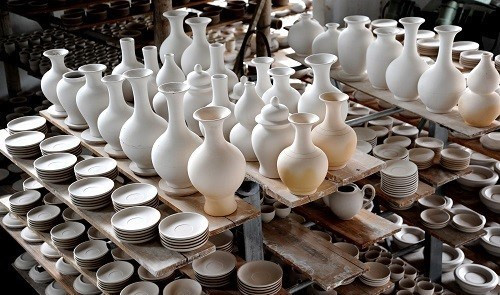 Ninh Binh préserve et développe son ancien artisanat de la poterie ảnh 1 Ninh Binh préserve et développe son ancien artisanat de la poterie ảnh 1