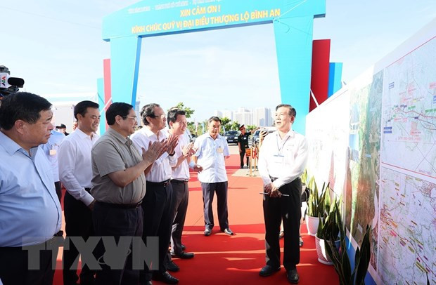 Le Premier ministre lance le chantier de trois projets de transport importants ảnh 2 Le Premier ministre lance le chantier de trois projets de transport importants ảnh 2
