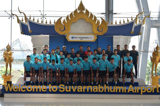 Football: l’équipe vietnamienne arrive en Thaïlande pour le Championnat U23 d'Asie du Sud-Est ảnh 1 Football: l’équipe vietnamienne arrive en Thaïlande pour le Championnat U23 d'Asie du Sud-Est ảnh 1
