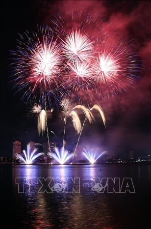 Ouverture du Festival international des feux d’artifice de Da Nang 2023 ảnh 2 Ouverture du Festival international des feux d’artifice de Da Nang 2023 ảnh 2