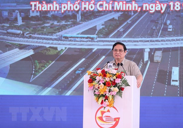 Le Premier ministre lance le chantier de trois projets de transport importants ảnh 3 Le Premier ministre lance le chantier de trois projets de transport importants ảnh 3