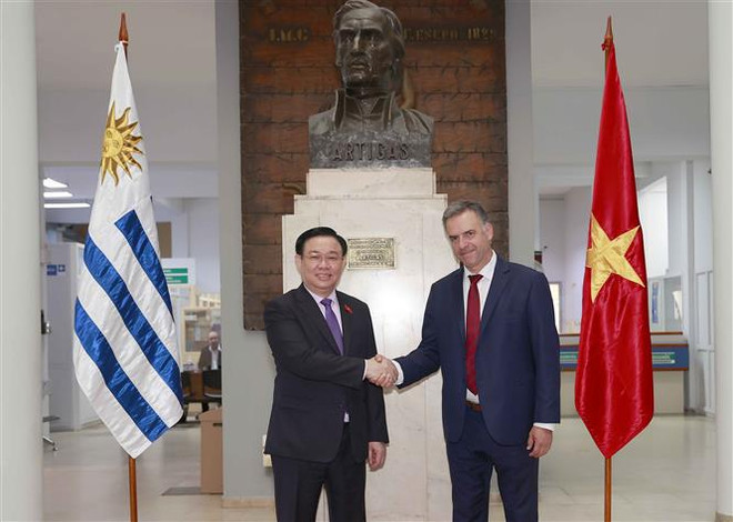 Le président de l’AN rencontre le gouverneur du département de Canelones ảnh 1 Le président de l’AN rencontre le gouverneur du département de Canelones ảnh 1