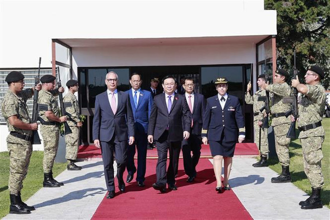 Le président de l’AN rencontre le gouverneur du département de Canelones ảnh 2 Le président de l’AN rencontre le gouverneur du département de Canelones ảnh 2