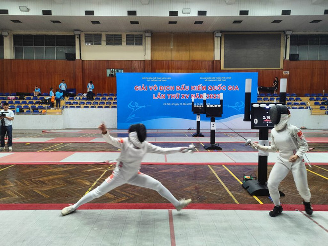 Les Championnats nationaux d'escrime 2023 réunissent plus de 200 sportifs ảnh 1 Les Championnats nationaux d'escrime 2023 réunissent plus de 200 sportifs ảnh 1