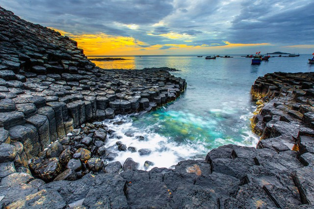Elaboration d’un plan pour préserver le site Ganh Da Dia à Phu Yen ảnh 1 Elaboration d’un plan pour préserver le site Ganh Da Dia à Phu Yen ảnh 1