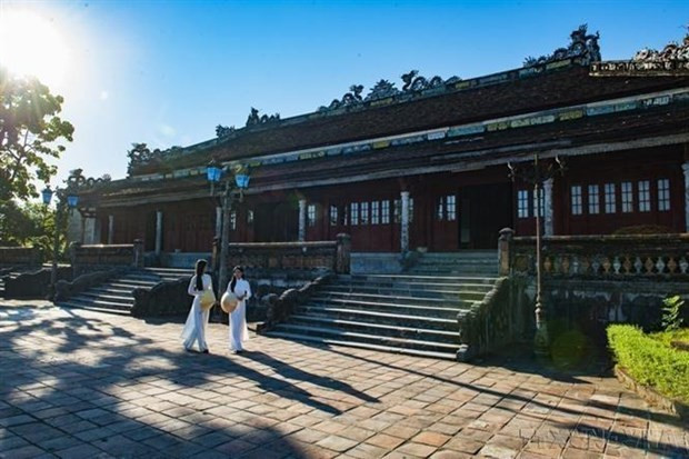 Patrimoine: Célébration de grands anniversaires pour l’Ensemble de monuments de Hue et le «Nha Nhac» ảnh 2 Patrimoine: Célébration de grands anniversaires pour l’Ensemble de monuments de Hue et le «Nha Nhac» ảnh 2