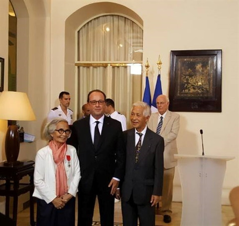 La Professeure Lê Kim Ngoc reçoit la Légion d’honneur ảnh 1 La Professeure Lê Kim Ngoc reçoit la Légion d’honneur ảnh 1