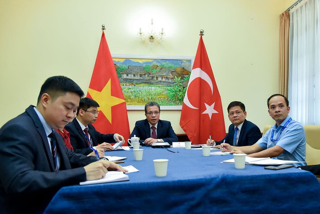 Vietnam-Turquie: entretien téléphonique de vice-ministres des Affaires étrangères ảnh 1 Vietnam-Turquie: entretien téléphonique de vice-ministres des Affaires étrangères ảnh 1