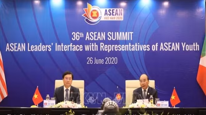 Les dirigeants de l’ASEAN dialoguent avec les jeunes de l’ASEAN ảnh 1