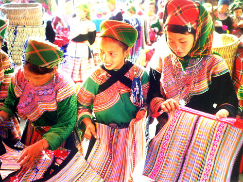 La passementerie des H’mông fleuris au patrimoine national ảnh 1