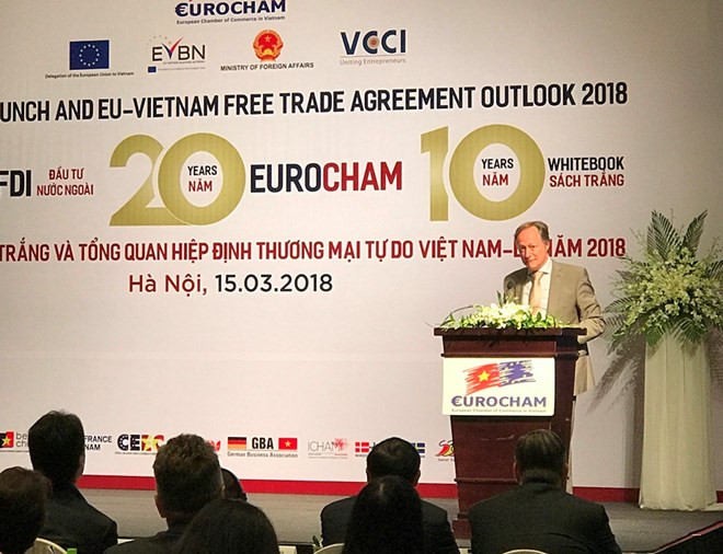 EuroCham publie la 10ème édition du livre blanc à Hanoi ảnh 1 EuroCham publie la 10ème édition du livre blanc à Hanoi ảnh 1