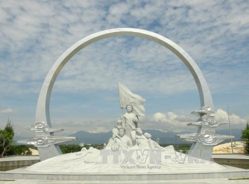 Khanh Hoa : hommage aux soldats tombés à Gac Ma ảnh 1 Khanh Hoa : hommage aux soldats tombés à Gac Ma ảnh 1