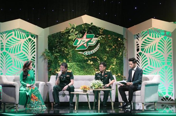"Empreintes des soldats en blouse blanche", programme artistique en l'honneur du personnel médical ảnh 2 "Empreintes des soldats en blouse blanche", programme artistique en l'honneur du personnel médical ảnh 2