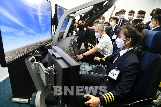 Lancement d'un programme d’orientation professionnelle en aviation civile ảnh 2 Lancement d'un programme d’orientation professionnelle en aviation civile ảnh 2