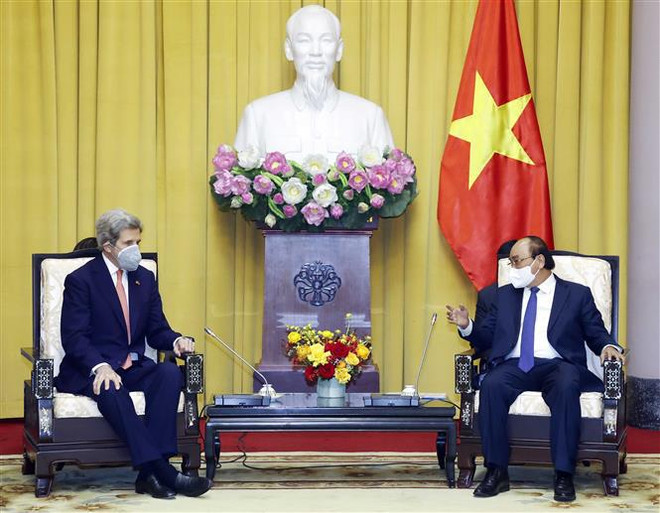 Le président Nguyen Xuan Phuc reçoit l'envoyé spécial du président américain pour le climat ảnh 1 Le président Nguyen Xuan Phuc reçoit l'envoyé spécial du président américain pour le climat ảnh 1