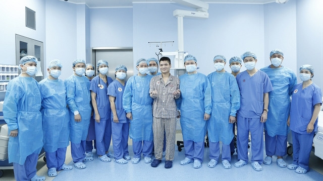 Le Vietnam réussit la première greffe de l’avant-bras à partir d’un donneur vivant ảnh 1 Le Vietnam réussit la première greffe de l’avant-bras à partir d’un donneur vivant ảnh 1