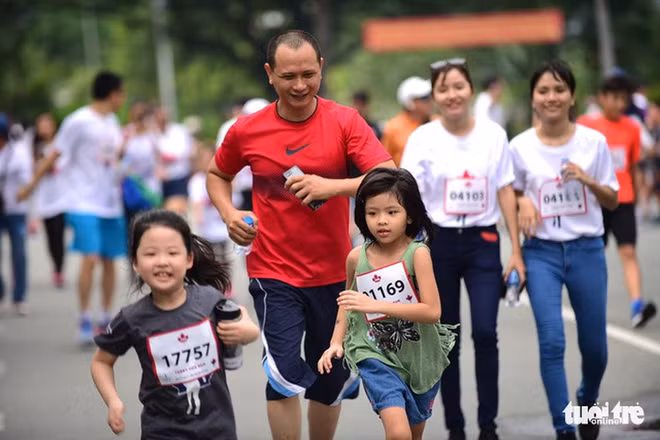 Près de 20.000 participent à la course caritative Terry Fox Run à HCM-Ville ảnh 1 Près de 20.000 participent à la course caritative Terry Fox Run à HCM-Ville ảnh 1
