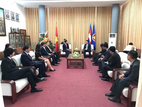 Le ministère des Affaires étrangères félicite le Cambodge pour sa Fête nationale ảnh 1 Le ministère des Affaires étrangères félicite le Cambodge pour sa Fête nationale ảnh 1