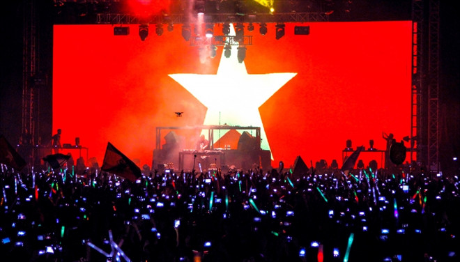 Divers programmes artistiques en l'honneur du 62ème anniversaire de libération de la capitale ảnh 1 Divers programmes artistiques en l'honneur du 62ème anniversaire de libération de la capitale ảnh 1