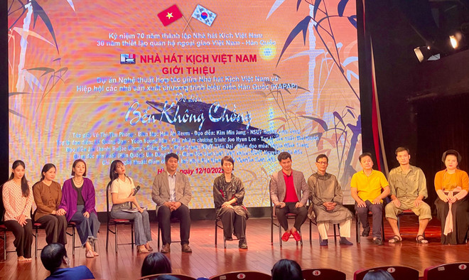 Le Vietnam et la République de Corée coopèrent pour mettre en scène la pièce « Bên không chông » ảnh 1 Le Vietnam et la République de Corée coopèrent pour mettre en scène la pièce « Bên không chông » ảnh 1