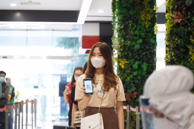 Vietjet augmente ses services et offre des tests du COVID-19 gratuits ảnh 2