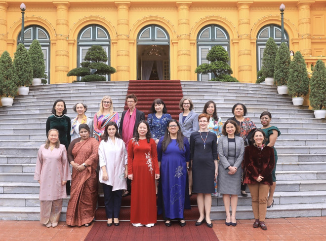 La vice-présidente reçoit des femmes diplomates étrangères au Vietnam ảnh 1 La vice-présidente reçoit des femmes diplomates étrangères au Vietnam ảnh 1