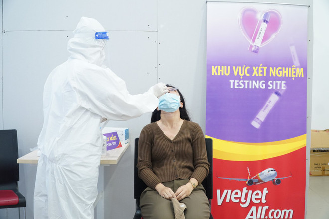Vietjet augmente ses services et offre des tests du COVID-19 gratuits ảnh 3 Vietjet augmente ses services et offre des tests du COVID-19 gratuits ảnh 3