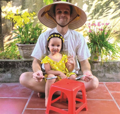 COVID-19 : les étrangers aux côtés des Vietnamiens ảnh 1