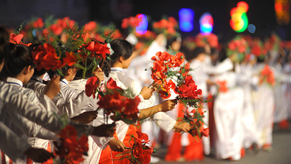Préparation du 5e Festival des flamboyants rouges de Hai Phong 2016 ảnh 1 Préparation du 5e Festival des flamboyants rouges de Hai Phong 2016 ảnh 1