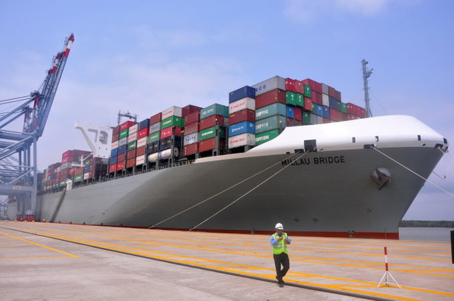Le port de Cai Mep accueille un navire de 14.000 TEU ảnh 1 Le port de Cai Mep accueille un navire de 14.000 TEU ảnh 1