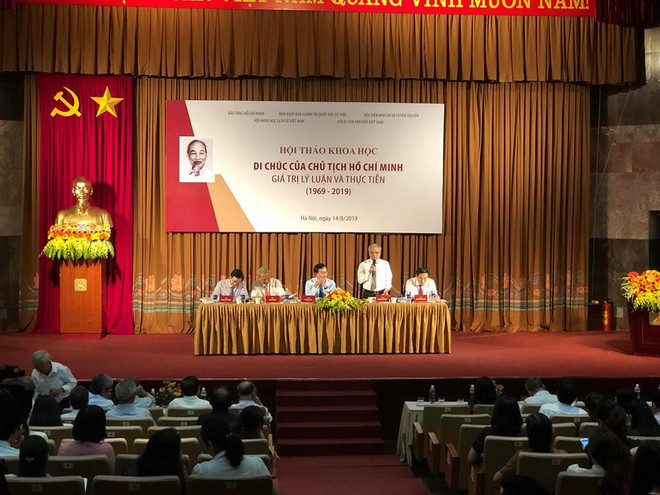 Hanoï : Séminaire scientifique sur le testament du Président Ho Chi Minh ảnh 1 Hanoï : Séminaire scientifique sur le testament du Président Ho Chi Minh ảnh 1