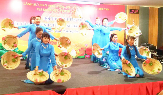 Un concours de chant en vietnamien au Nord-Est de Thaïlande ảnh 1