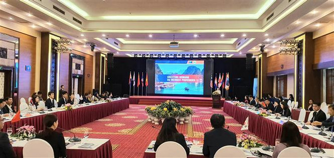 La réunion du comité permanent du Forum touristique interrégional de l'Asie de l'Est à Quang Ninh ảnh 1 La réunion du comité permanent du Forum touristique interrégional de l'Asie de l'Est à Quang Ninh ảnh 1
