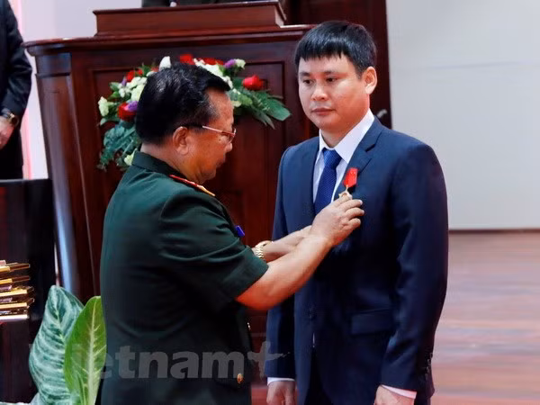 Star Telecom, joint-venture de Viettel au Laos, primé par le gouvernement laotien ảnh 1