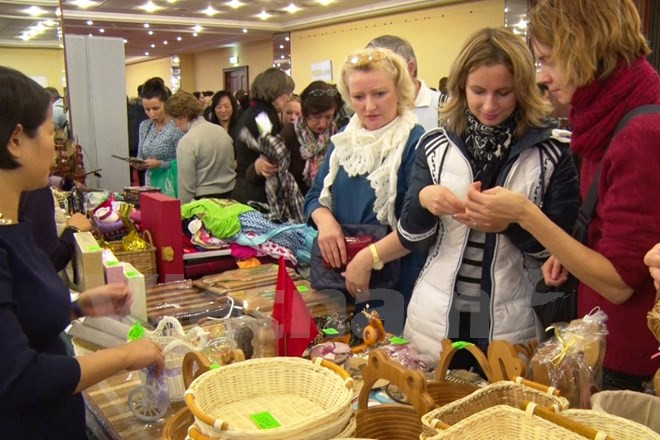 Le Vietnam participe à la Foire caritative d’hiver Bazaar en Russie ảnh 1 Le Vietnam participe à la Foire caritative d’hiver Bazaar en Russie ảnh 1