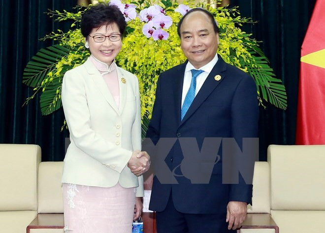 Le PM Nguyen Xuan Phuc reçoit le chef de la région administrative spéciale de Hong Kong (Chine) ảnh 1 Le PM Nguyen Xuan Phuc reçoit le chef de la région administrative spéciale de Hong Kong (Chine) ảnh 1