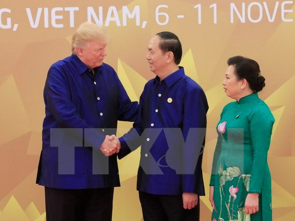 Dîner de gala pour célébrer la réunion des dirigeants économiques de l'APEC 2017 ảnh 1 Dîner de gala pour célébrer la réunion des dirigeants économiques de l'APEC 2017 ảnh 1