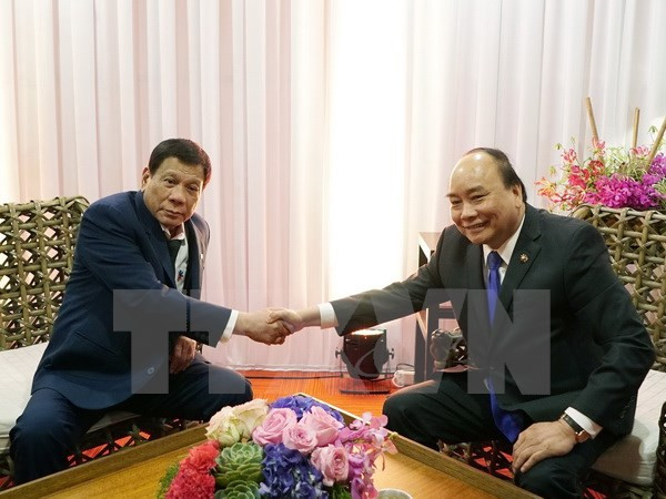 Le PM rencontre les dirigeants russe et philippin en marge du sommet de l'ASEAN ảnh 2 Le PM rencontre les dirigeants russe et philippin en marge du sommet de l'ASEAN ảnh 2