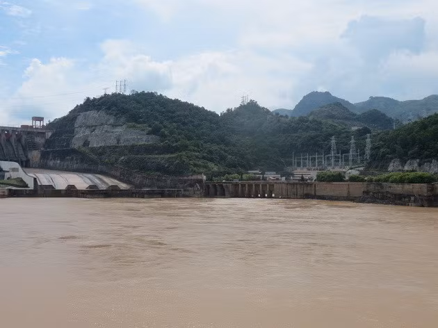 La centrale hydroélectrique de Hoà Binh, symbole de l’amitié Vietnam-Russie ảnh 1