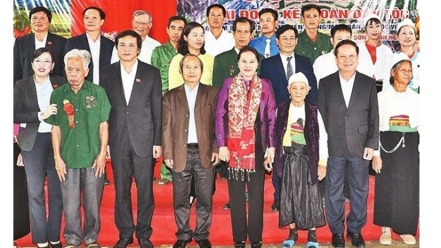 La présidente de l’AN à la Fête de grande union nationale à Hoa Binh ảnh 1