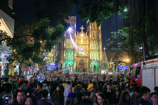 La magie de Noël a envahi les rues du Vietnam ảnh 1
